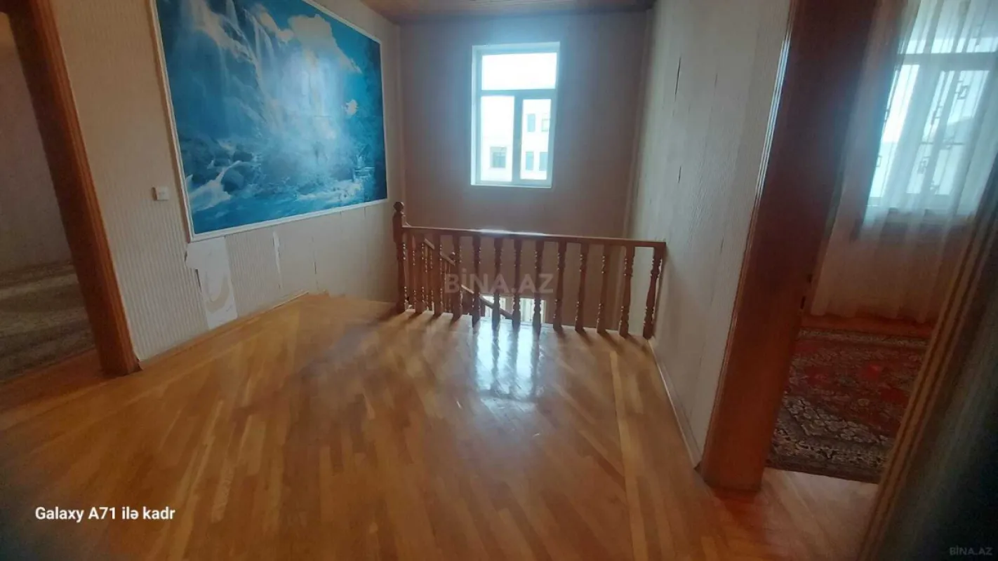 Satılır 7 otaqlı həyət evi 350 m²