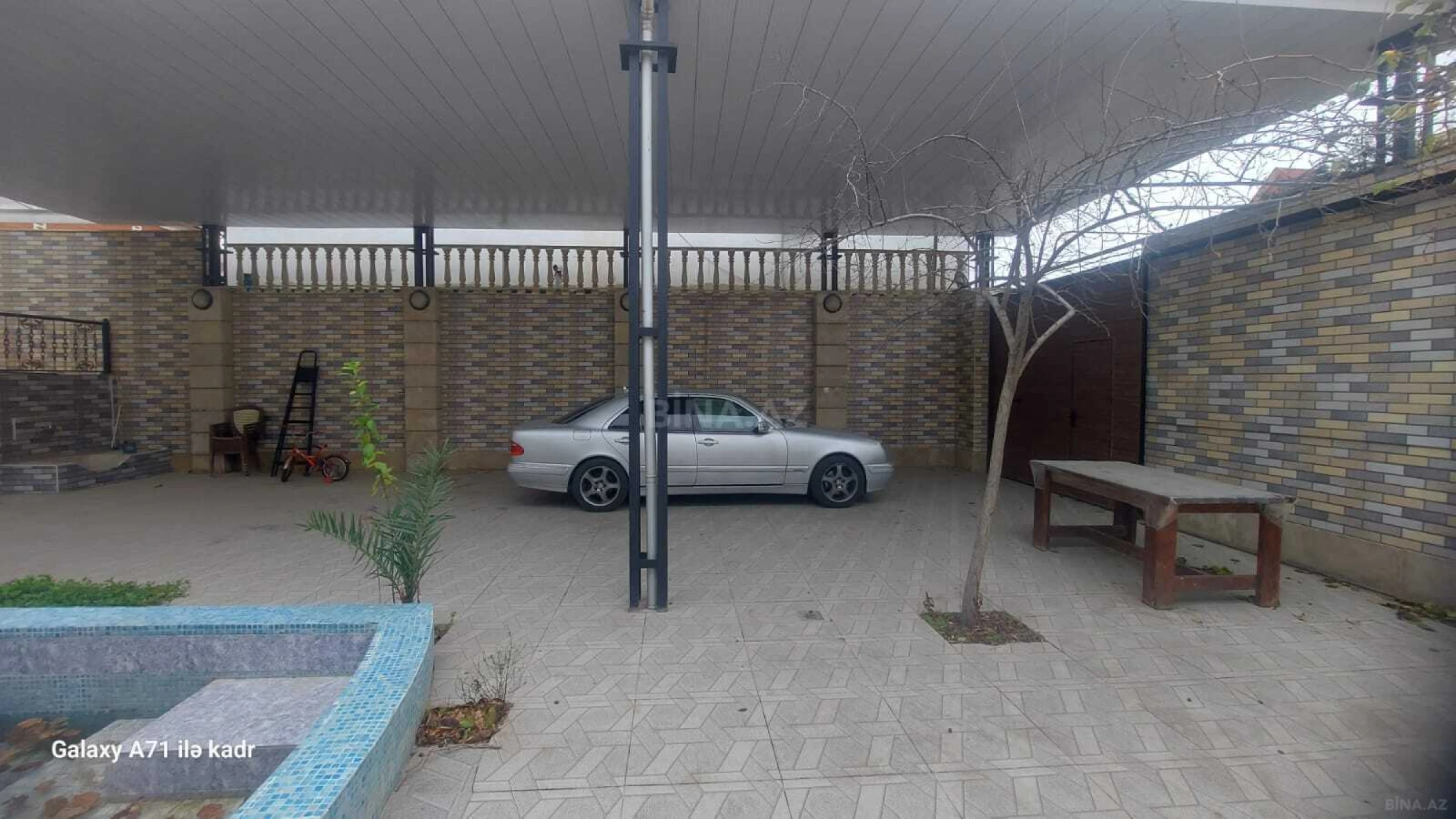 Satılır 7 otaqlı həyət evi 350 m²