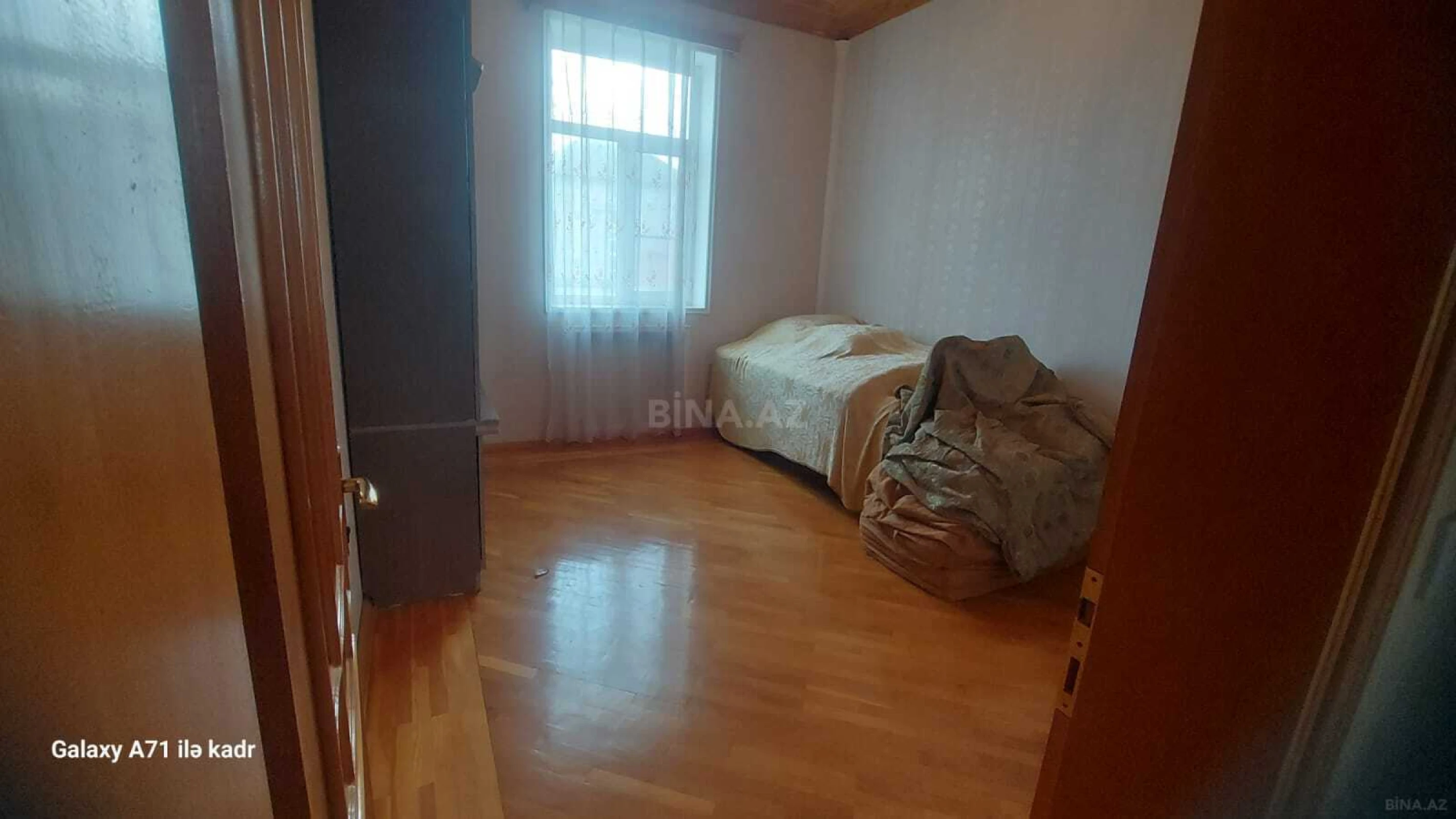 Satılır 7 otaqlı həyət evi 350 m²