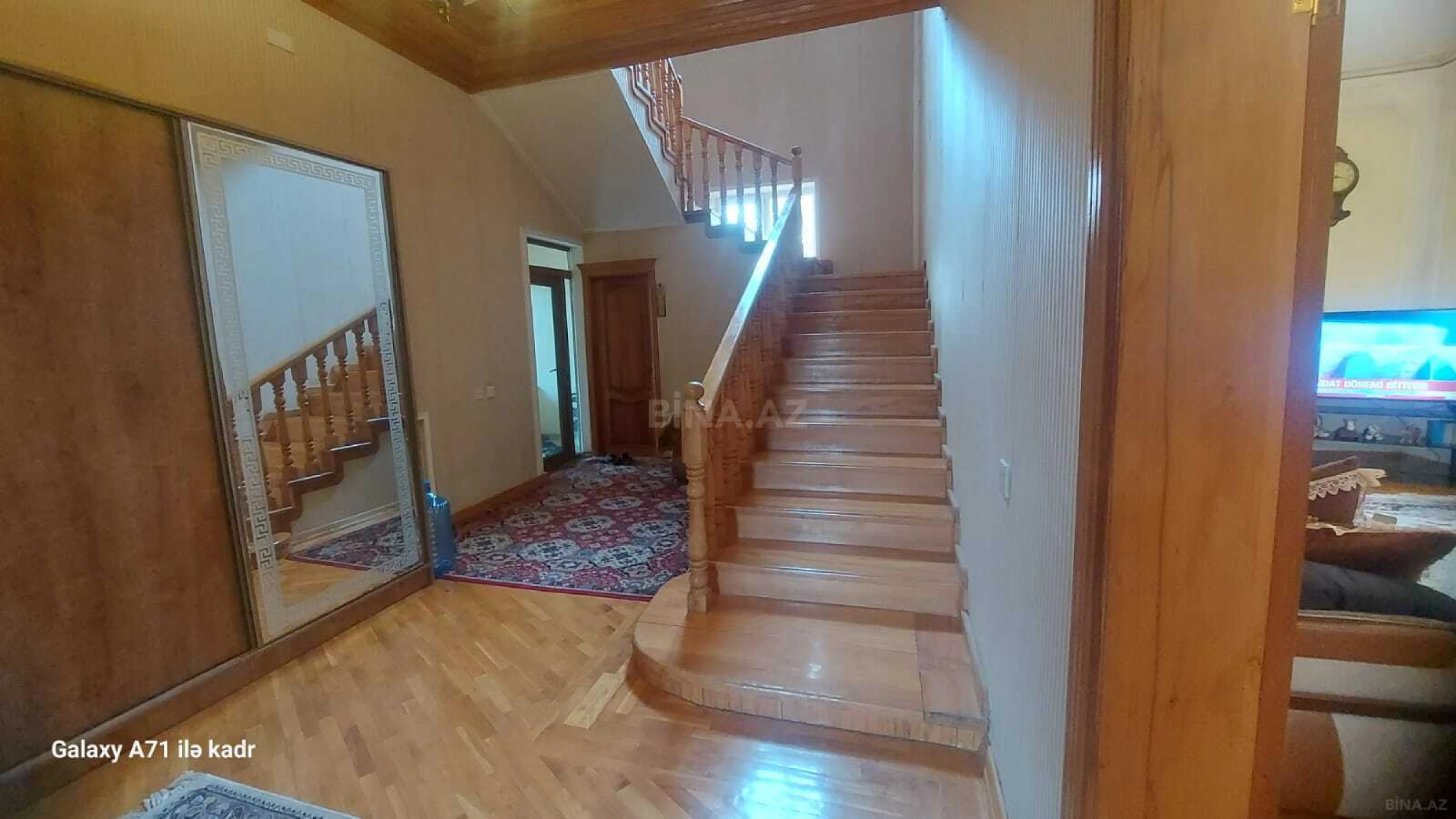 Satılır 7 otaqlı həyət evi 350 m²
