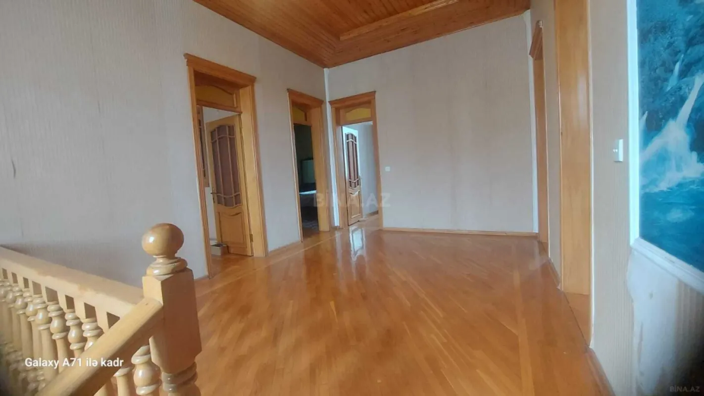 Satılır 7 otaqlı həyət evi 350 m²