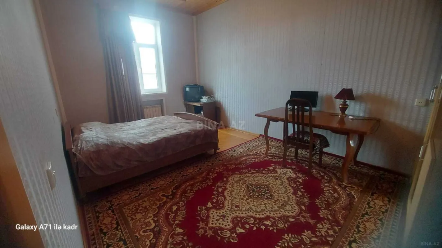 Satılır 7 otaqlı həyət evi 350 m²