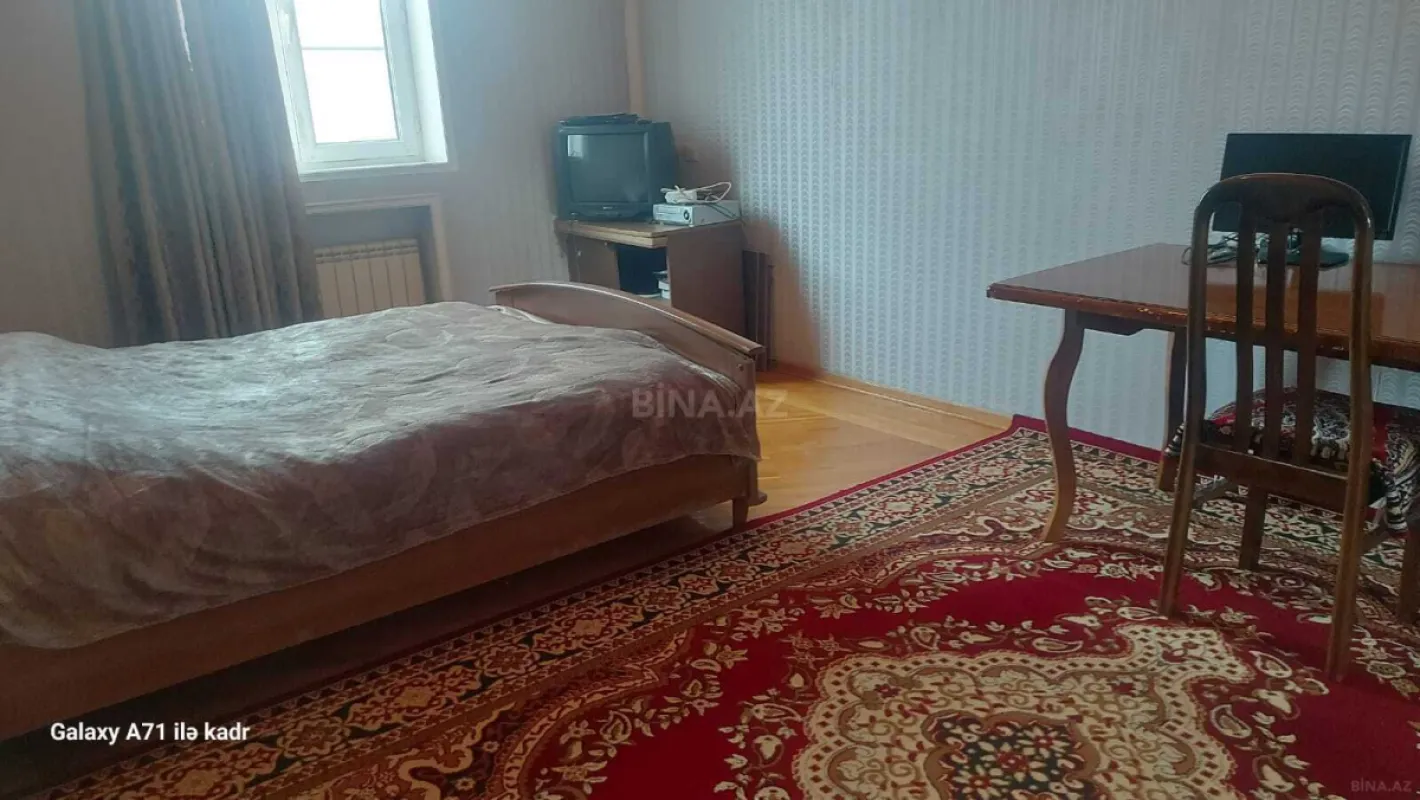 Satılır 7 otaqlı həyət evi 350 m²