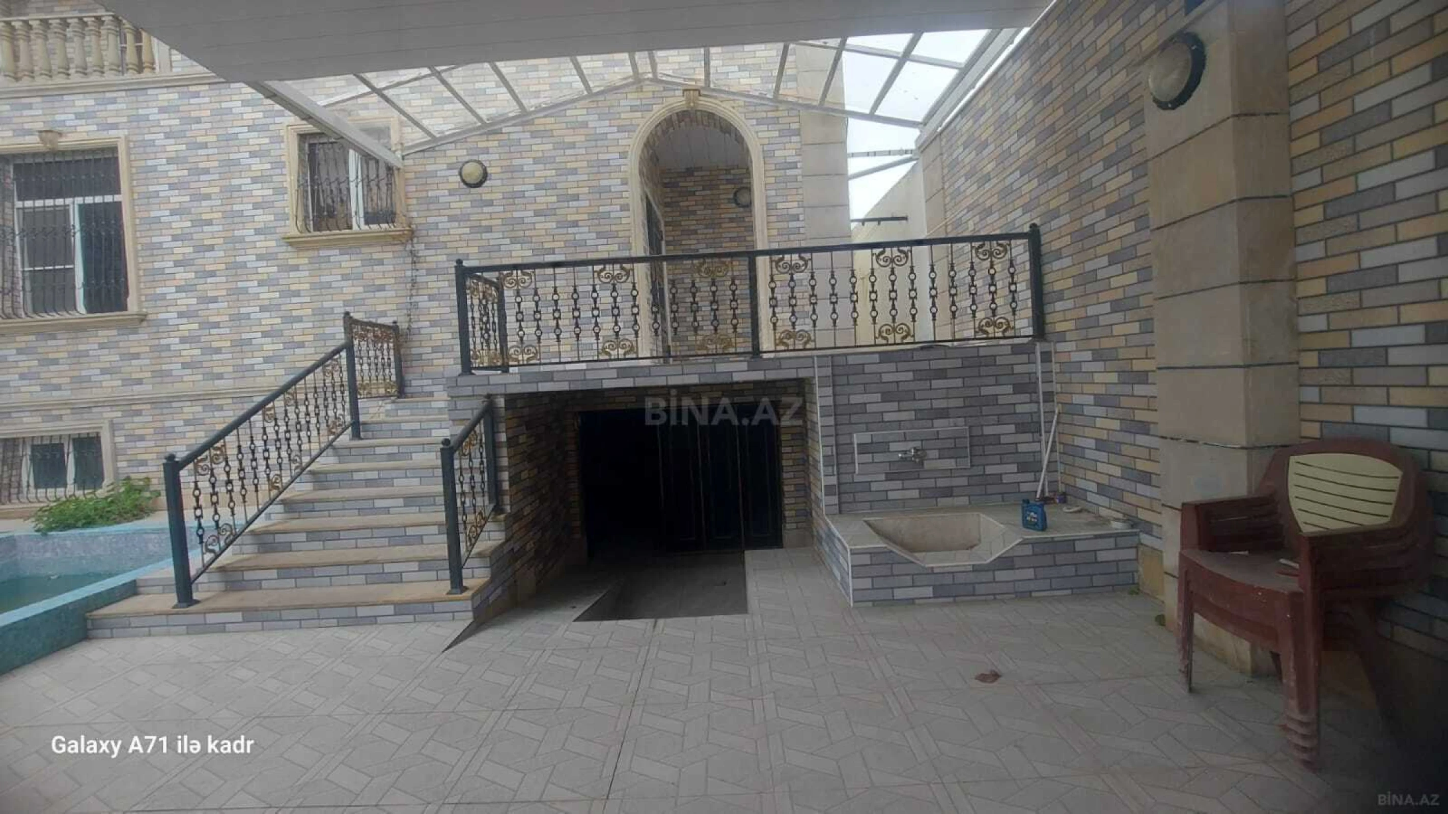 Satılır 7 otaqlı həyət evi 350 m²