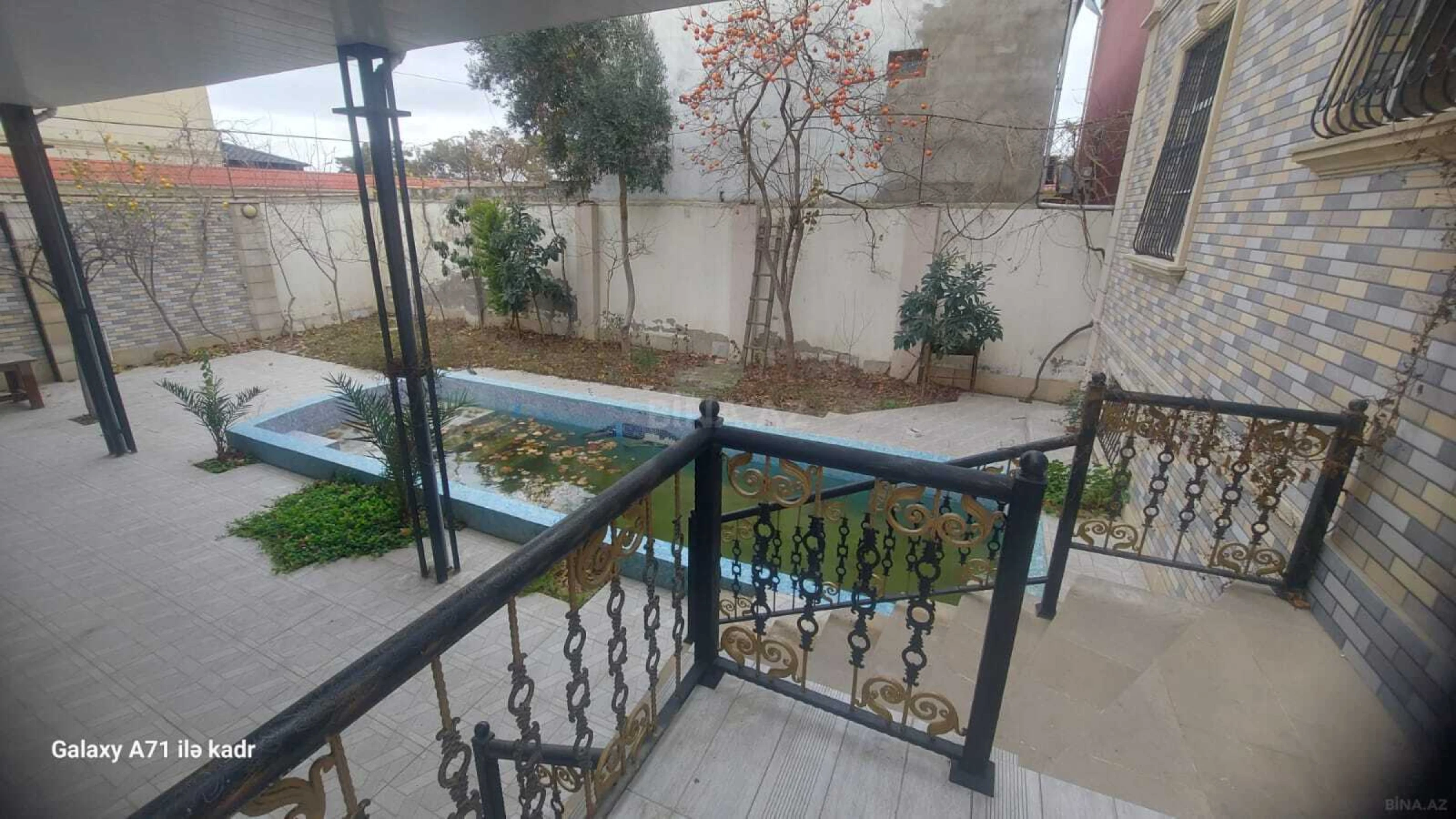 Satılır 7 otaqlı həyət evi 350 m²
