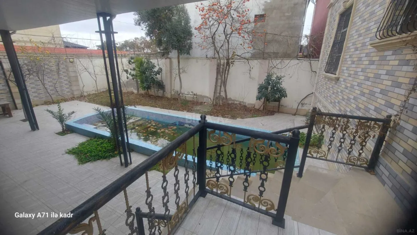 Satılır 7 otaqlı həyət evi 350 m²