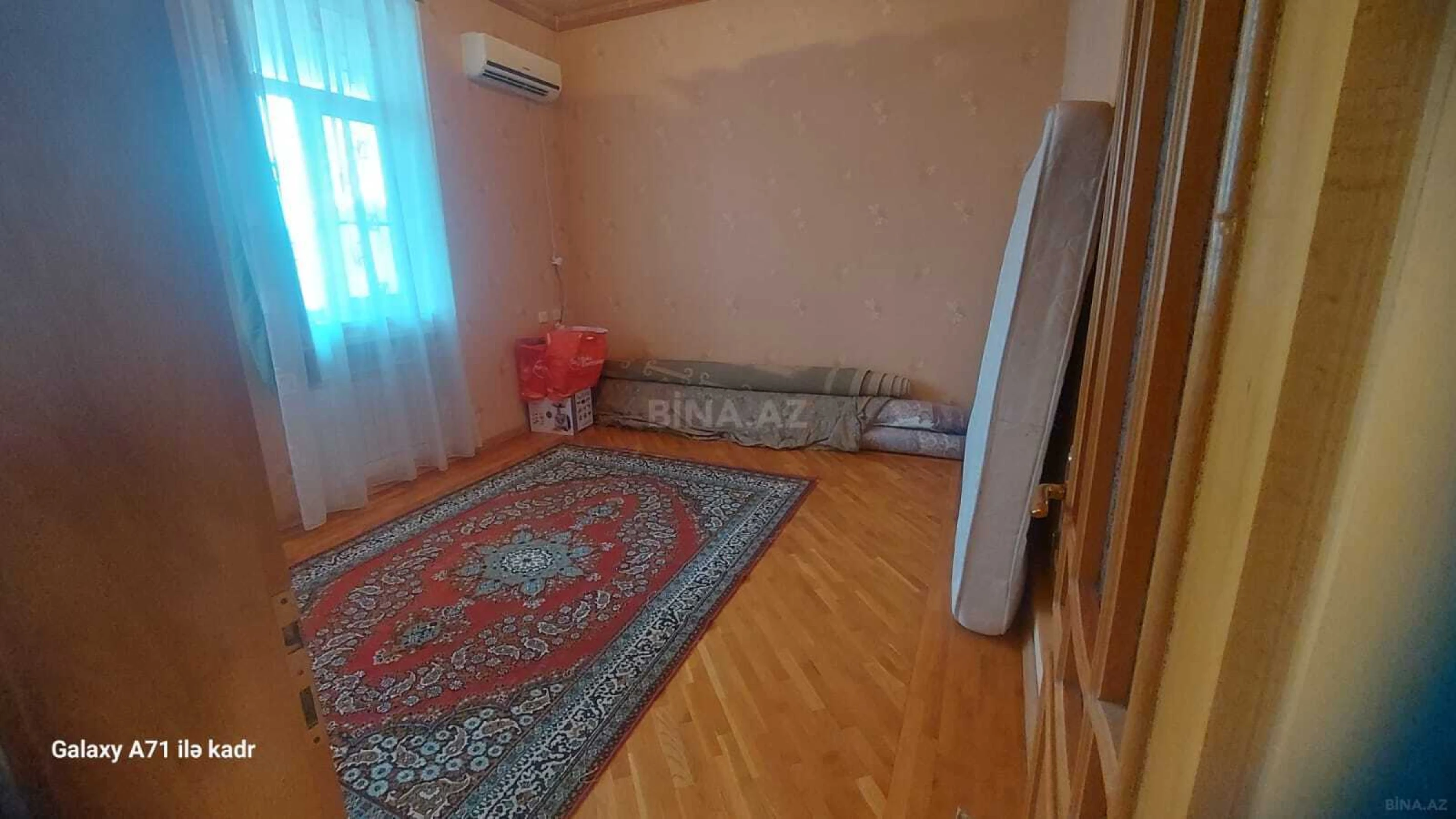 Satılır 7 otaqlı həyət evi 350 m²