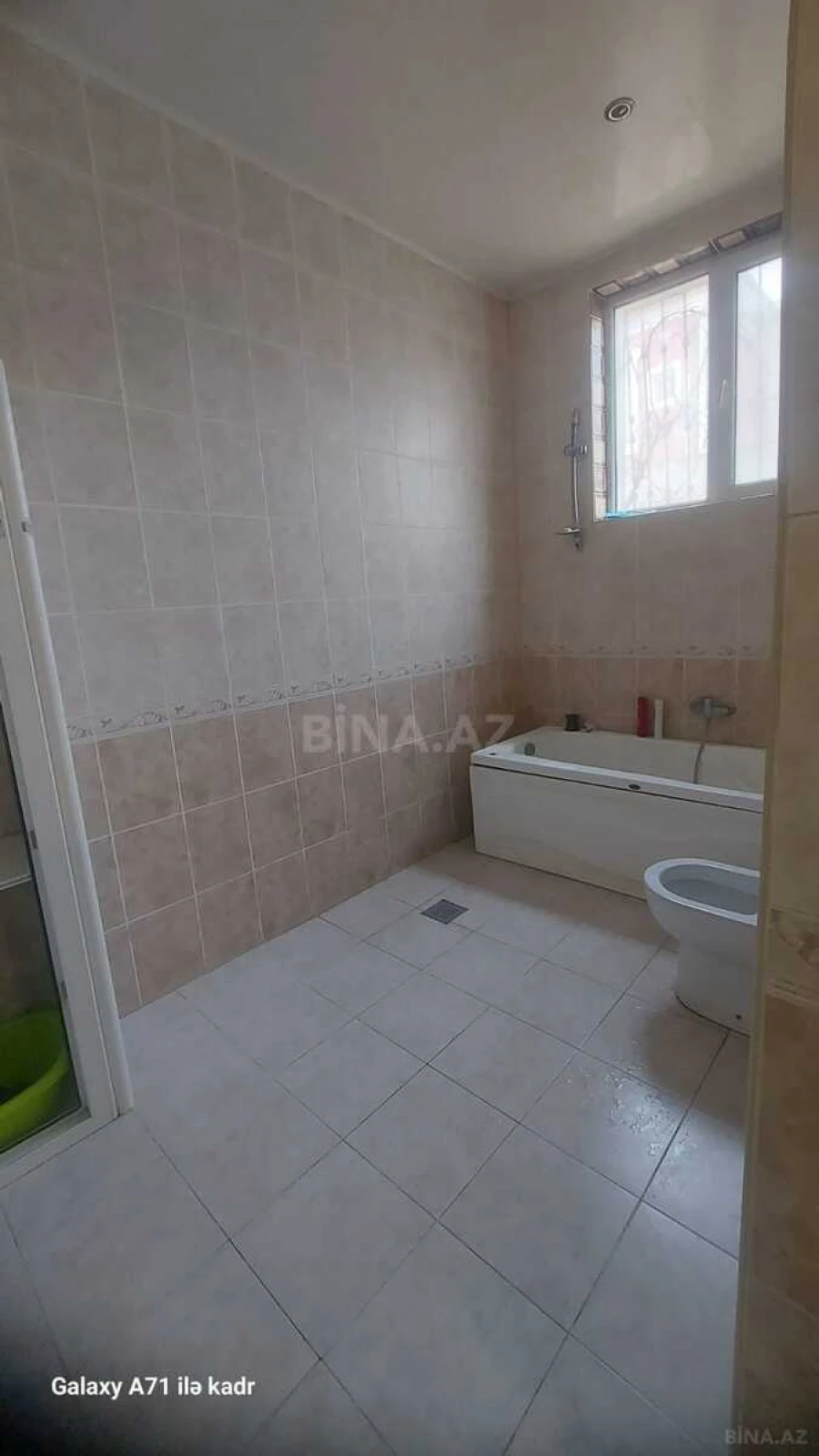 Satılır 7 otaqlı həyət evi 350 m²