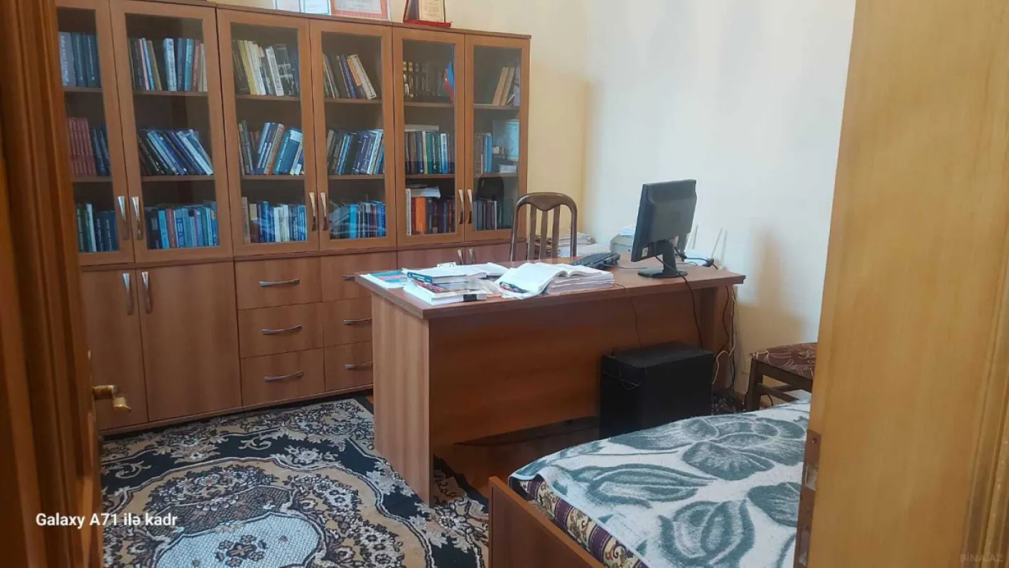Satılır 7 otaqlı həyət evi 350 m²
