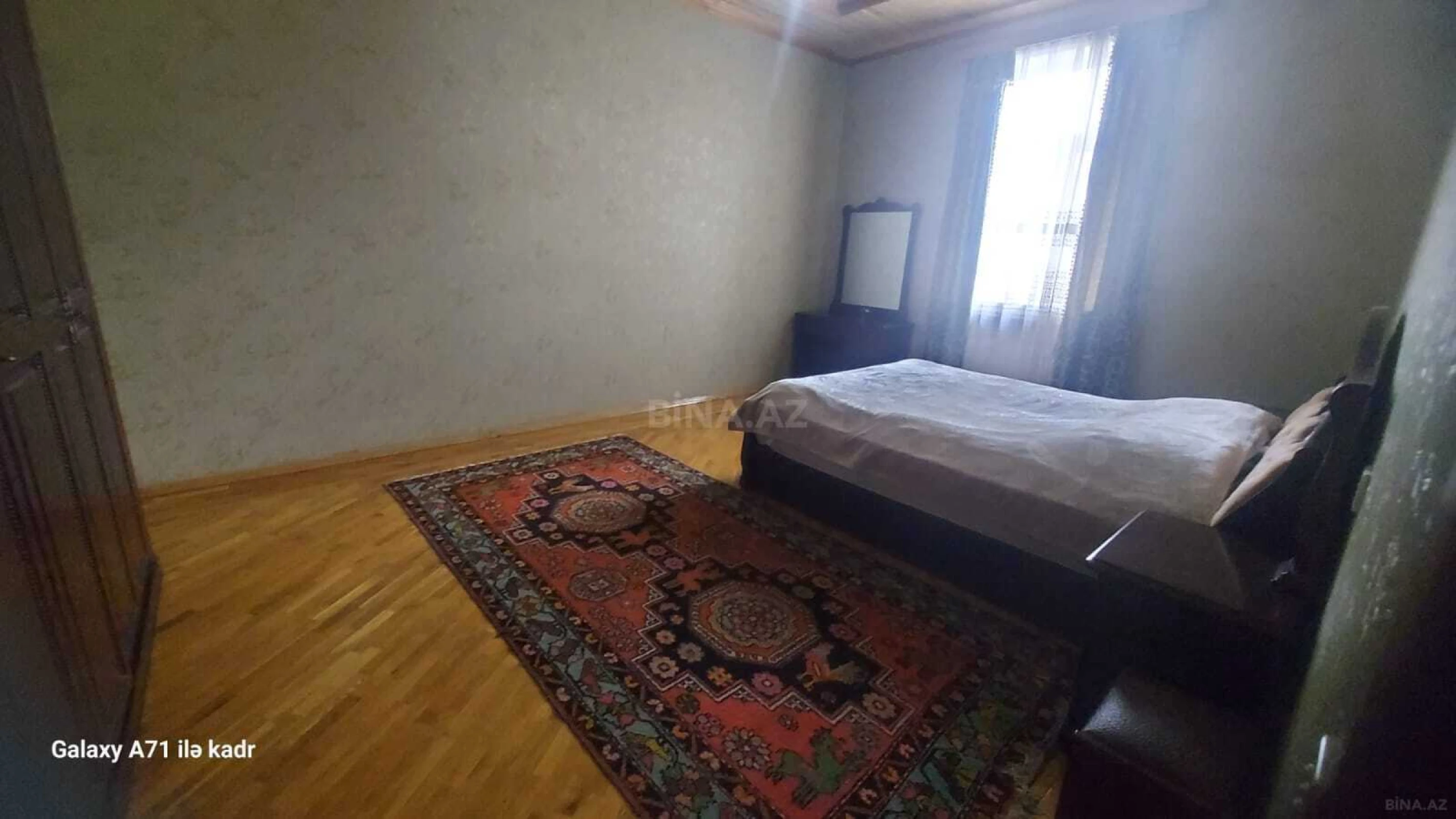 Satılır 7 otaqlı həyət evi 350 m²