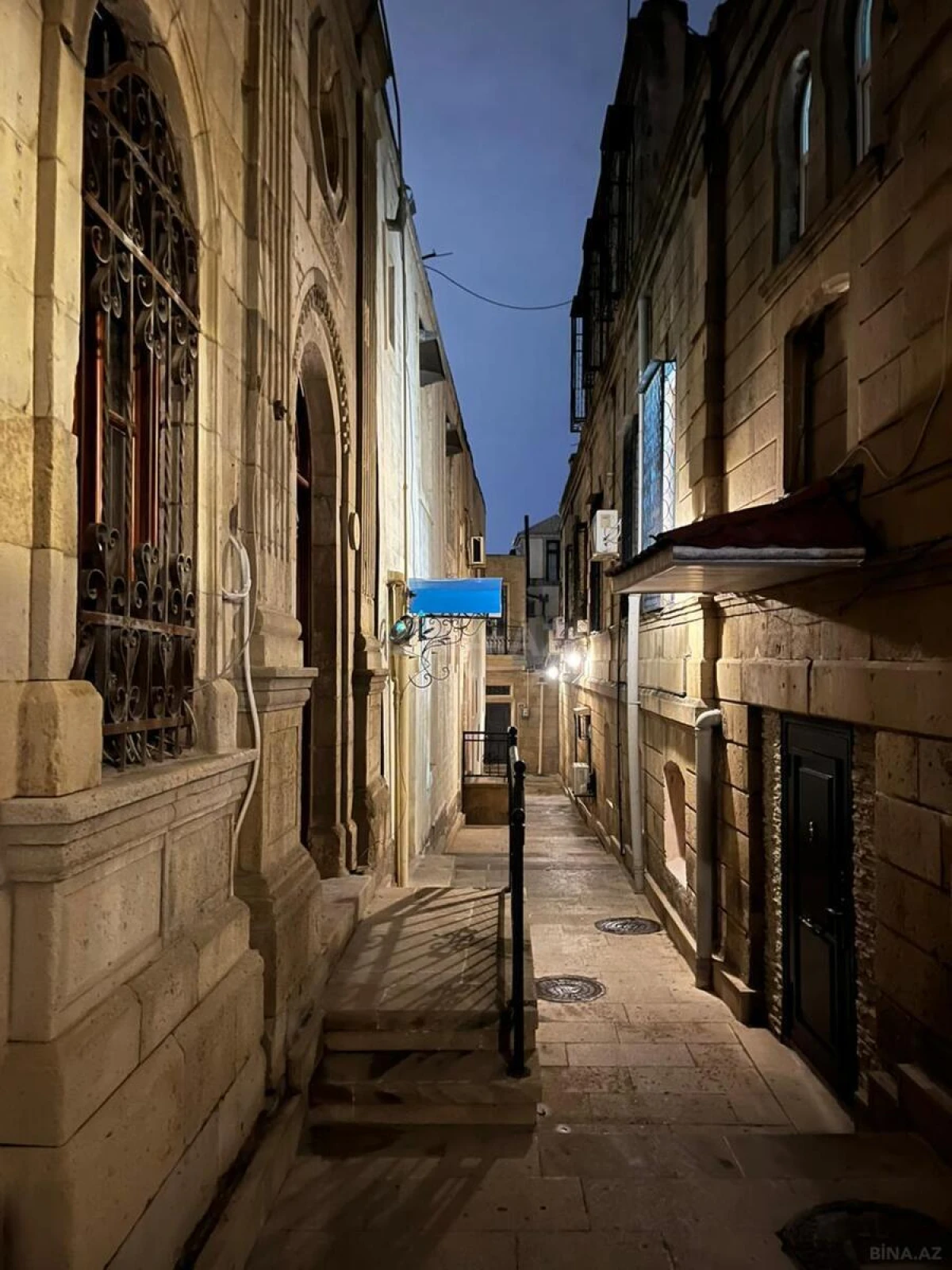 Satılır 6 otaqlı mənzil 250 m²