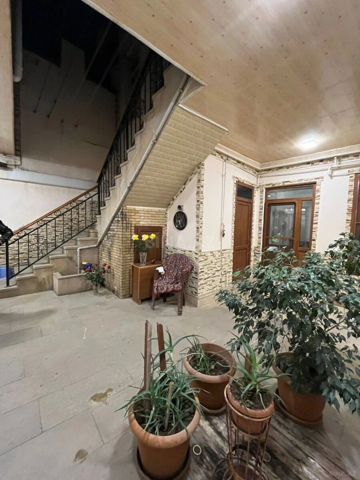 Satılır 6 otaqlı mənzil 250 m²