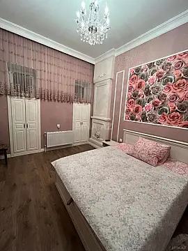 Satılır 6 otaqlı mənzil 250 m²