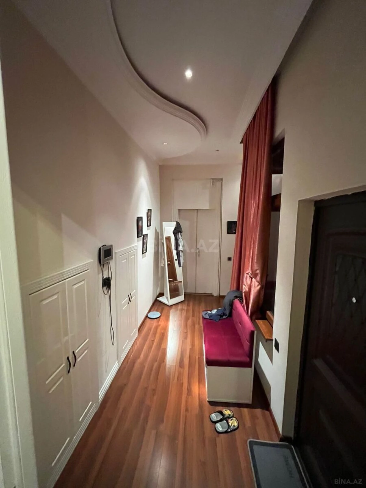 Satılır 6 otaqlı mənzil 250 m²