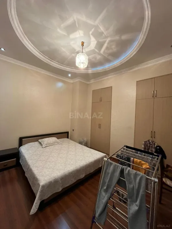 Satılır 6 otaqlı mənzil 250 m²
