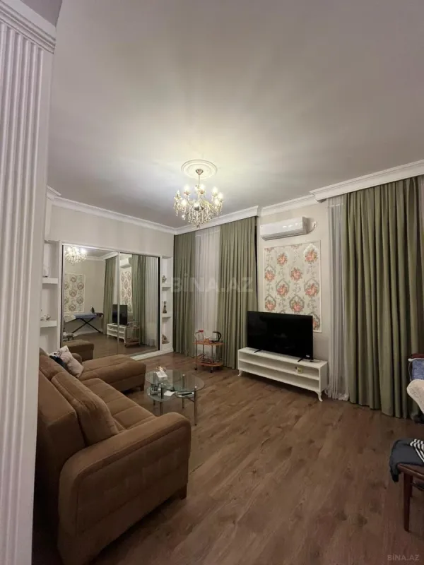 Satılır 6 otaqlı mənzil 250 m²