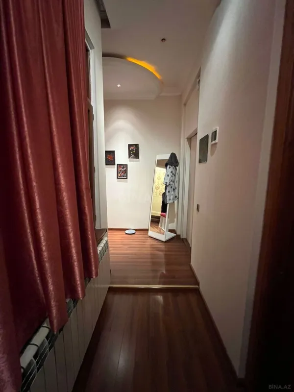 Satılır 6 otaqlı mənzil 250 m²