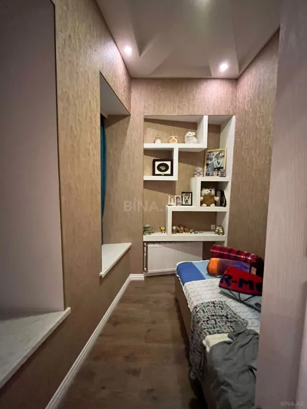 Satılır 6 otaqlı mənzil 250 m²