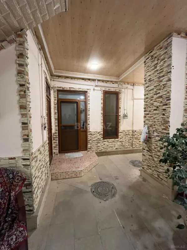 Satılır 6 otaqlı mənzil 250 m²