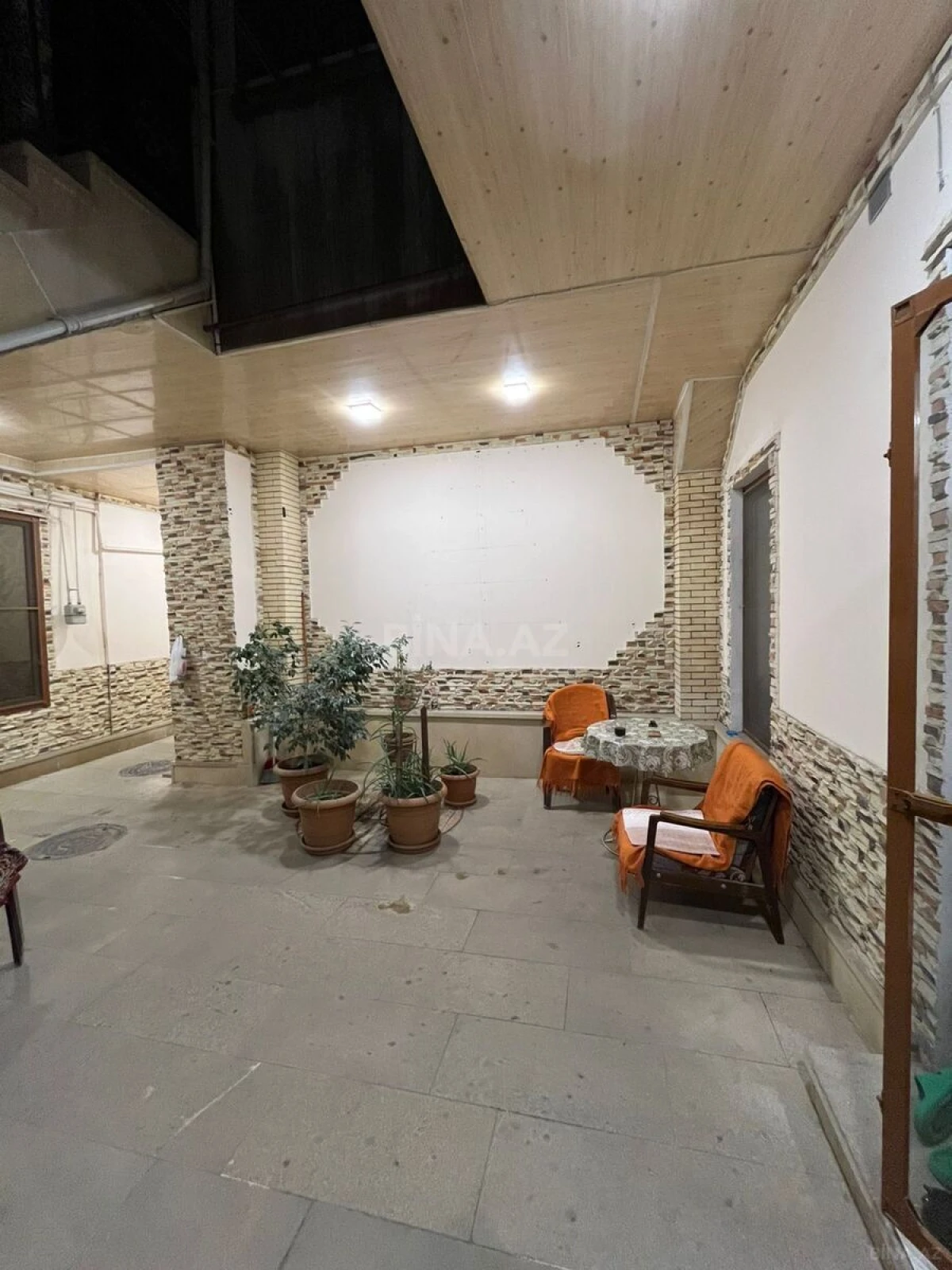 Satılır 6 otaqlı mənzil 250 m²