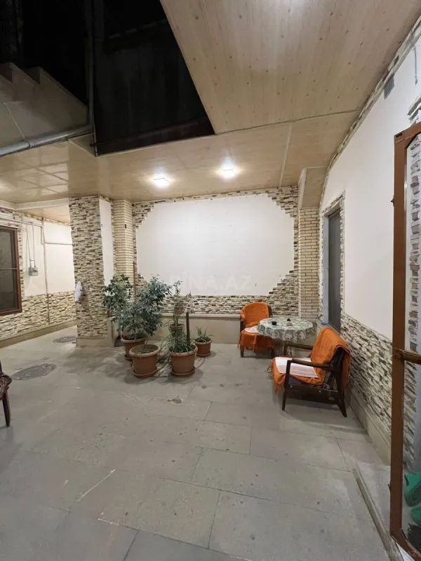 Satılır 6 otaqlı mənzil 250 m²