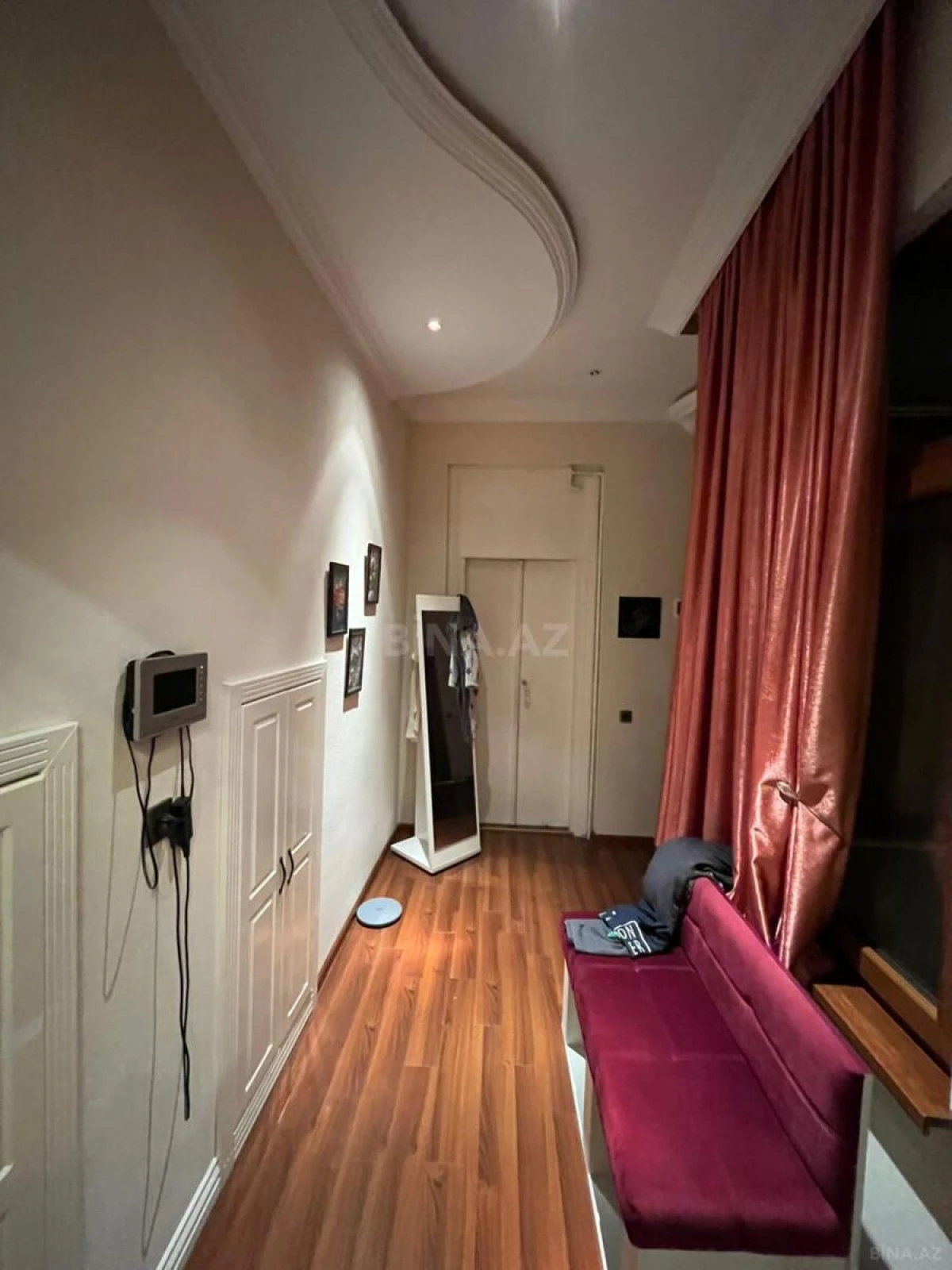 Satılır 6 otaqlı mənzil 250 m²