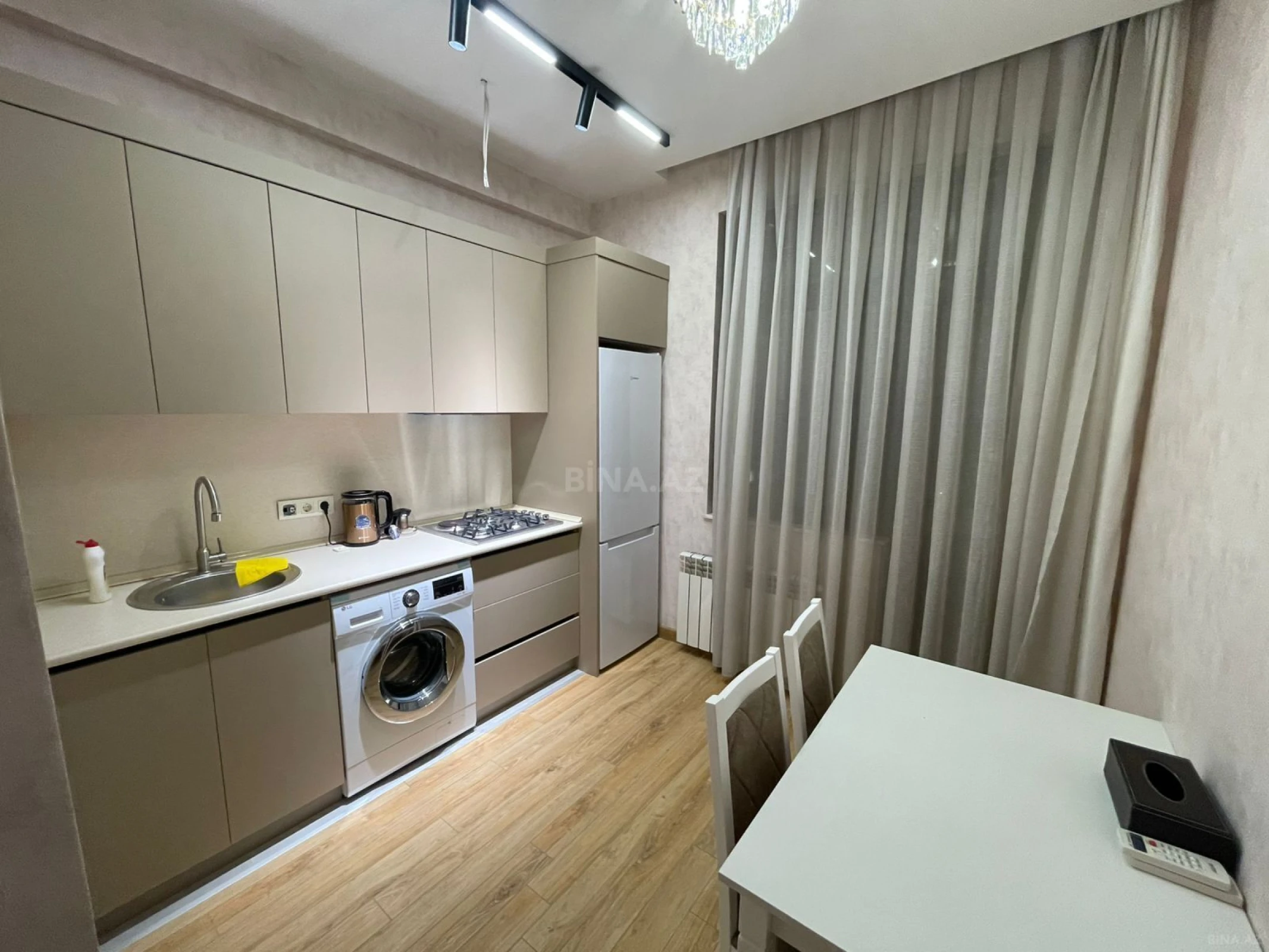 Kirayə verilir 3 otaqlı mənzil 110 m²