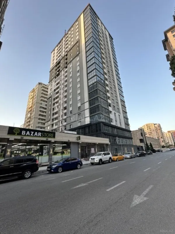 Satılır 4 otaqlı mənzil 202 m²