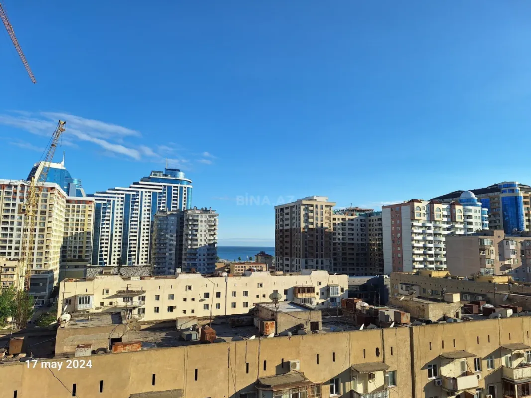 Satılır 4 otaqlı mənzil 202 m²
