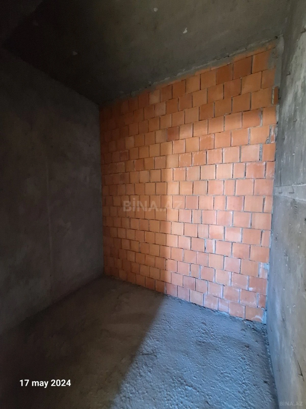 Satılır 4 otaqlı mənzil 202 m²