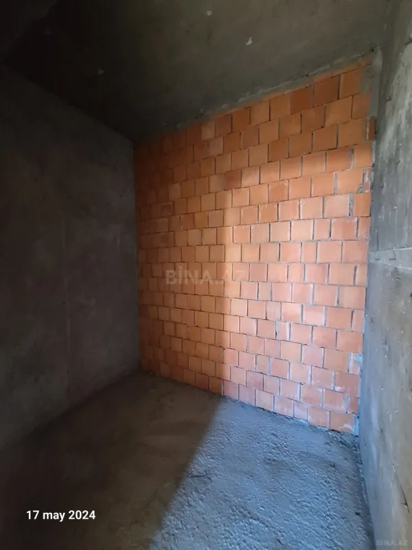 Satılır 4 otaqlı mənzil 202 m²