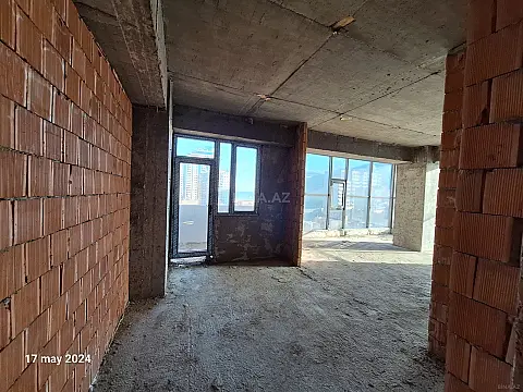 Satılır 4 otaqlı mənzil 202 m²