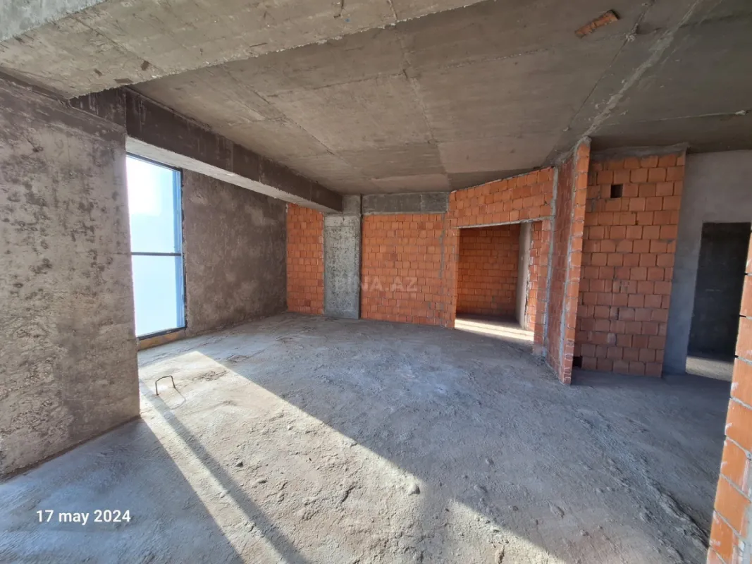 Satılır 4 otaqlı mənzil 202 m²