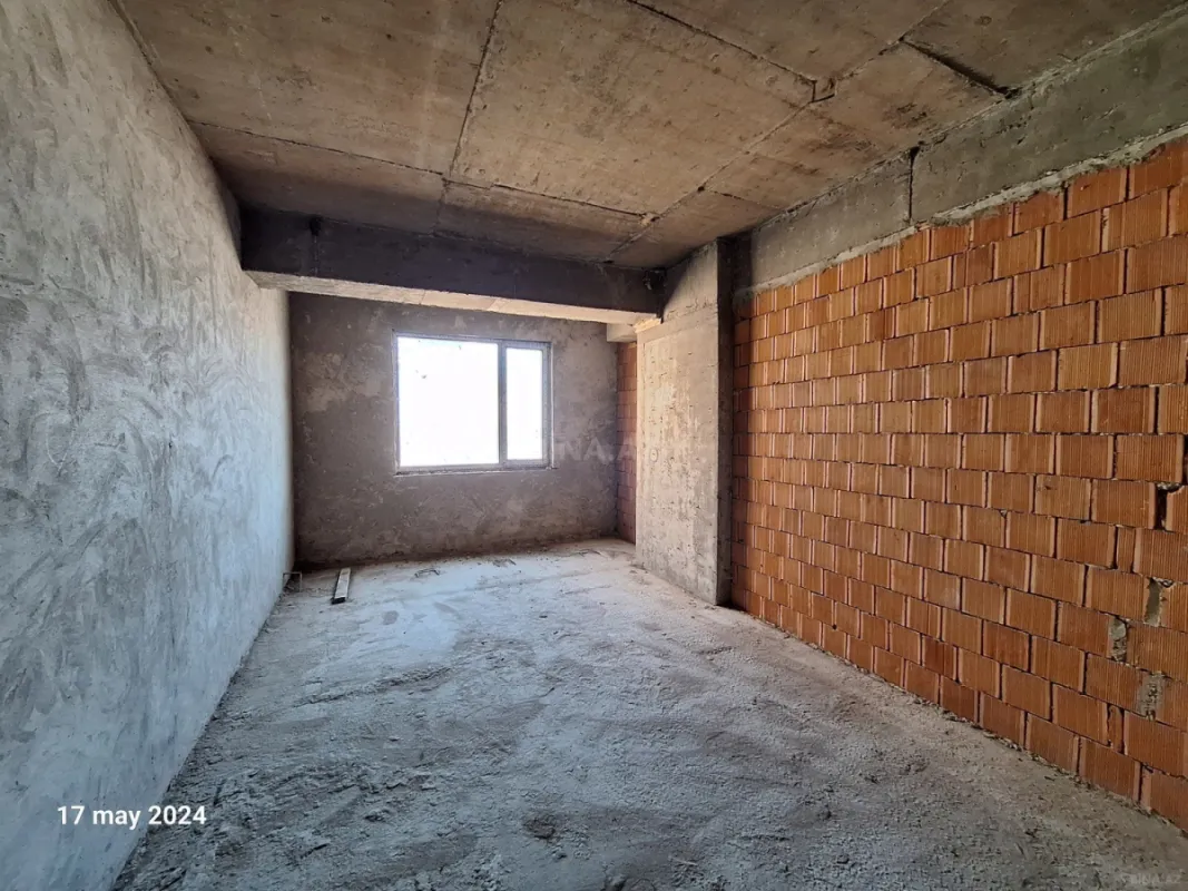 Satılır 4 otaqlı mənzil 202 m²