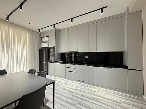 Kirayə verilir 2 otaqlı mənzil 95 m²