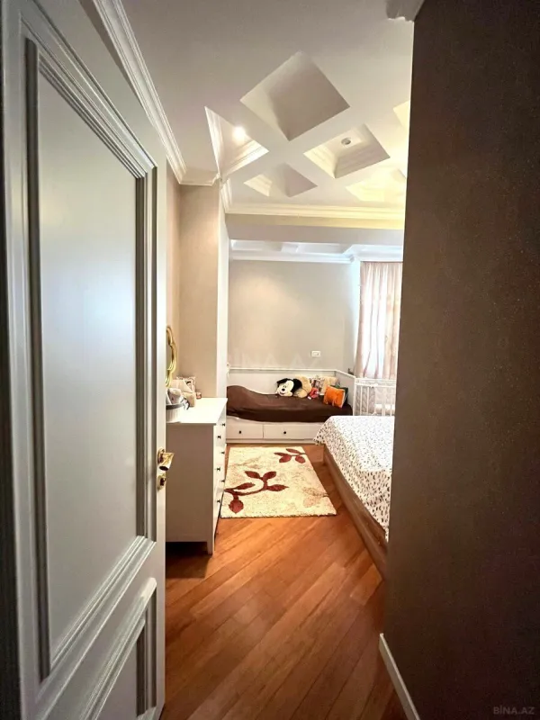 Satılır 3 otaqlı mənzil 116 m²