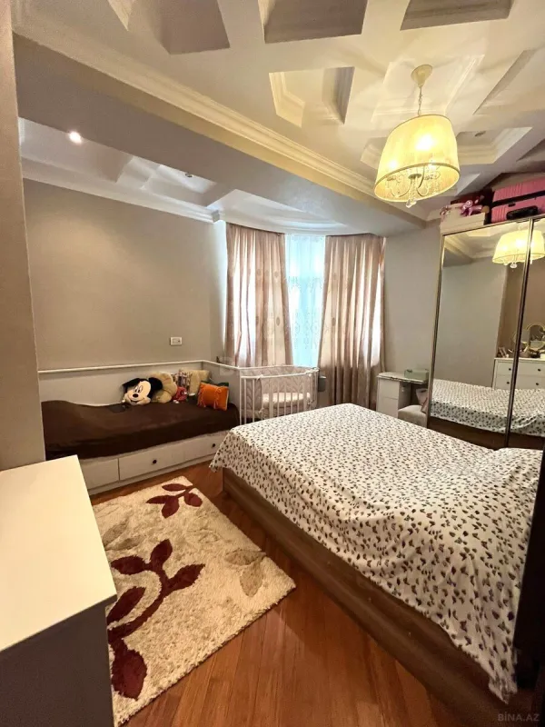 Satılır 3 otaqlı mənzil 116 m²