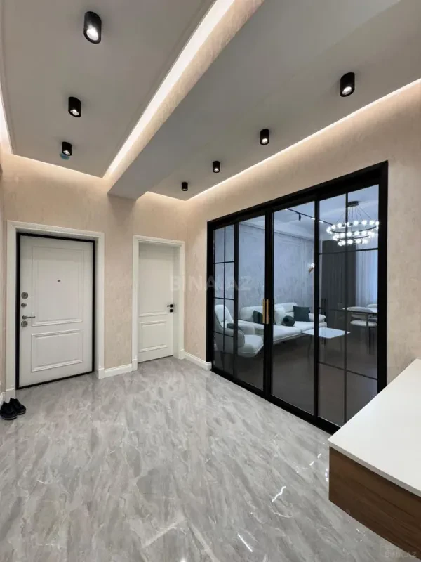 Kirayə verilir 2 otaqlı mənzil 86 m²