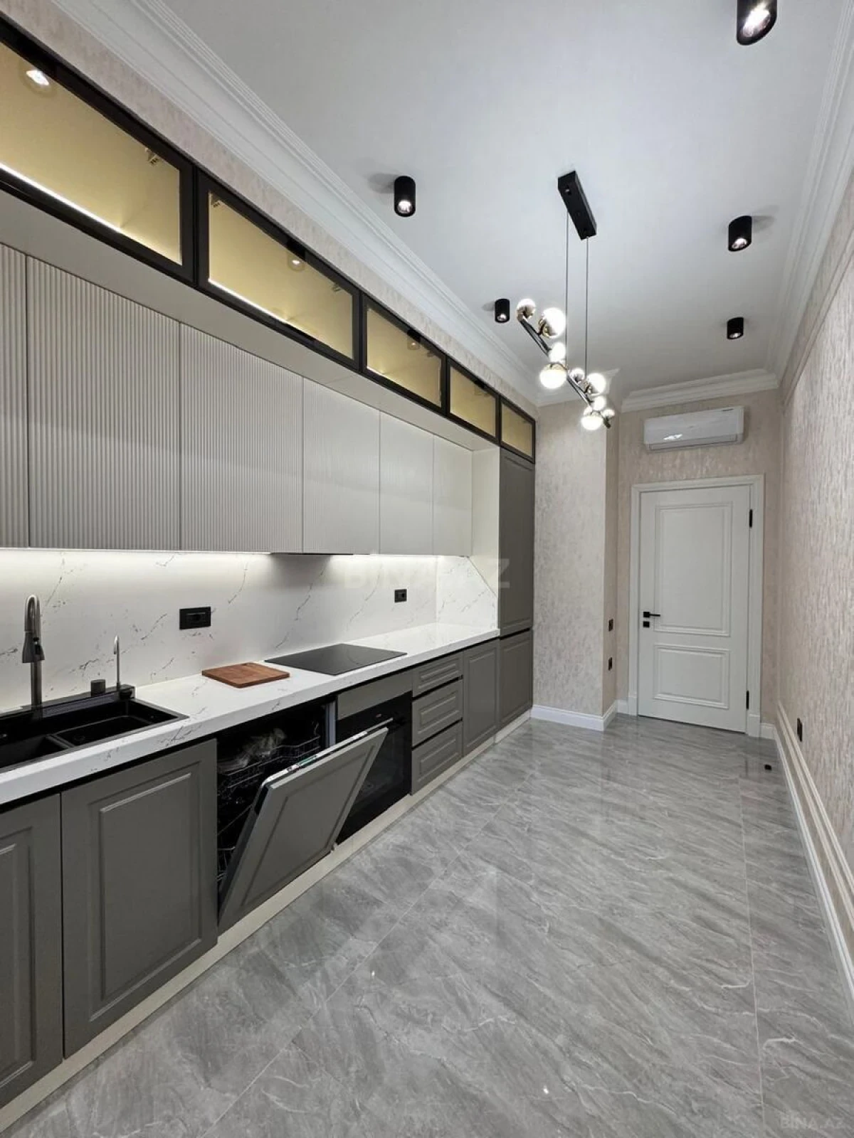 Kirayə verilir 2 otaqlı mənzil 86 m²