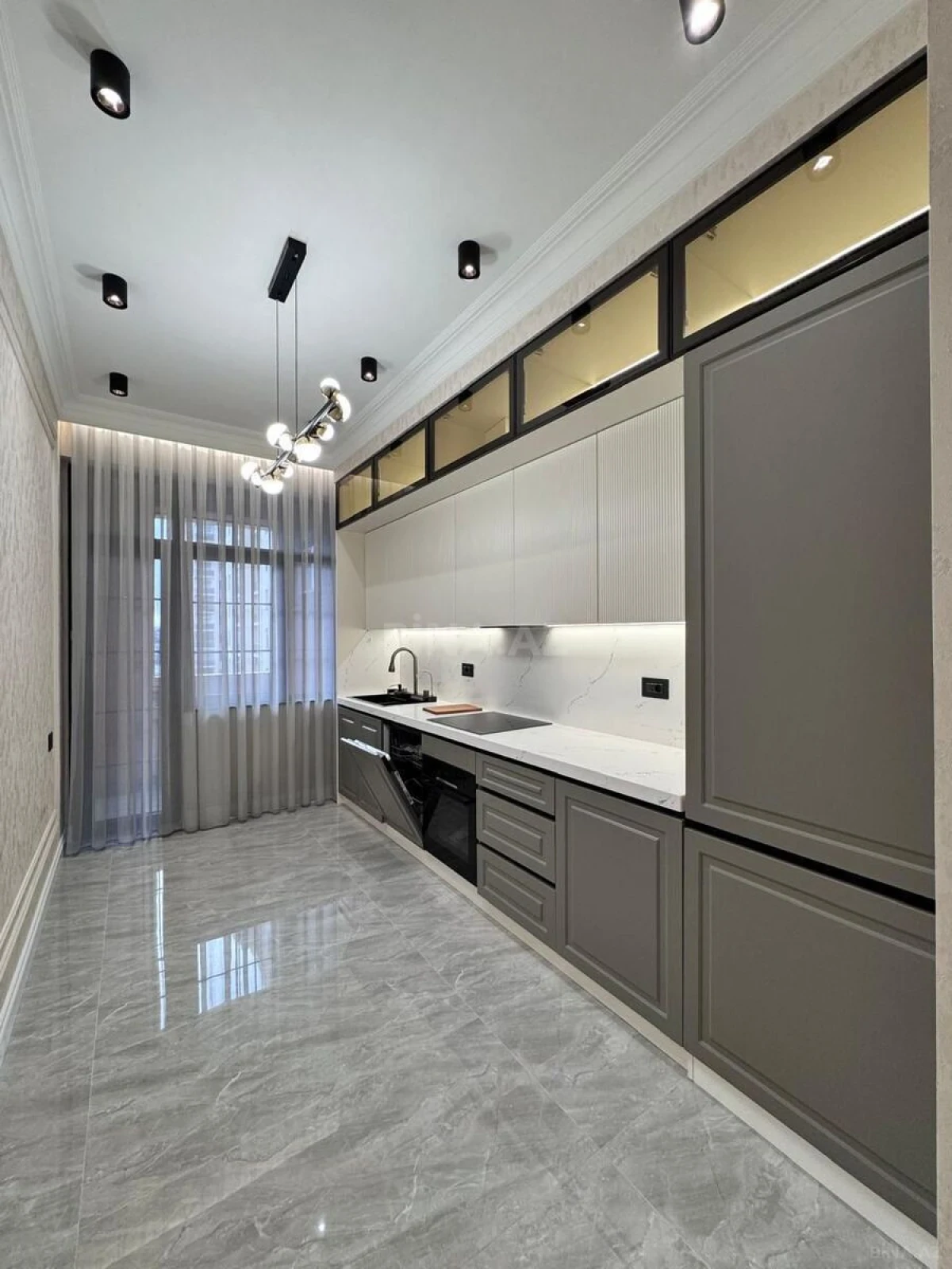 Kirayə verilir 2 otaqlı mənzil 86 m²