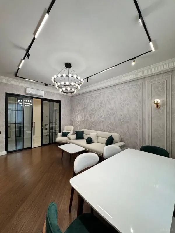 Kirayə verilir 2 otaqlı mənzil 86 m²