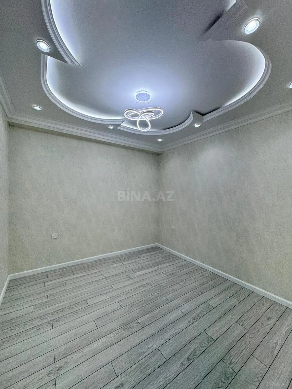 Satılır 3 otaqlı mənzil 95 m²