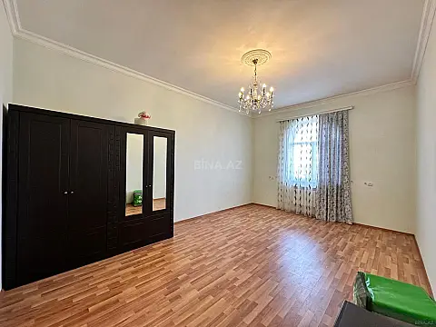 Satılır 12 otaqlı həyət evi 1200 m²