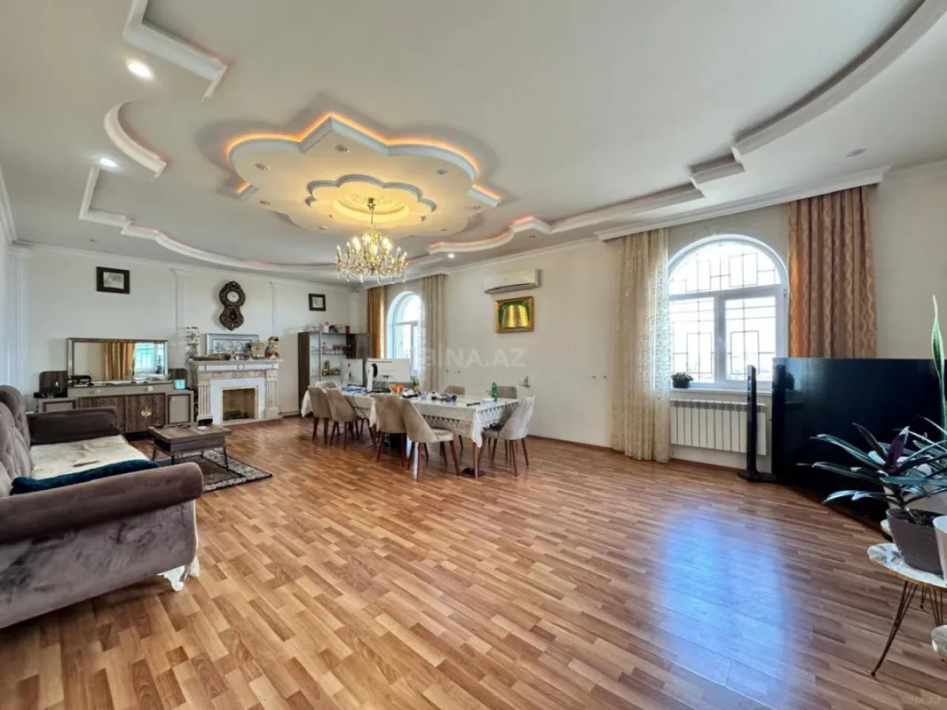 Satılır 12 otaqlı həyət evi 1200 m²