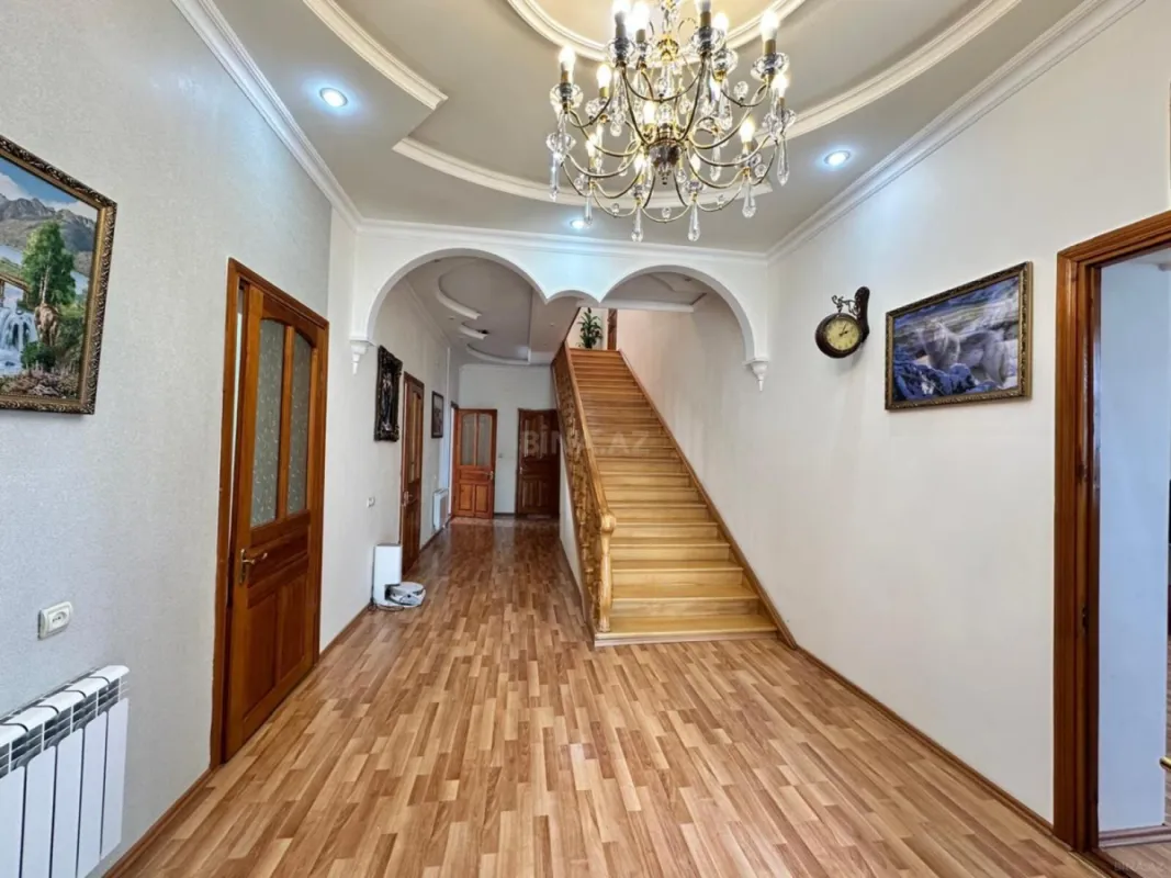 Satılır 12 otaqlı həyət evi 1200 m²