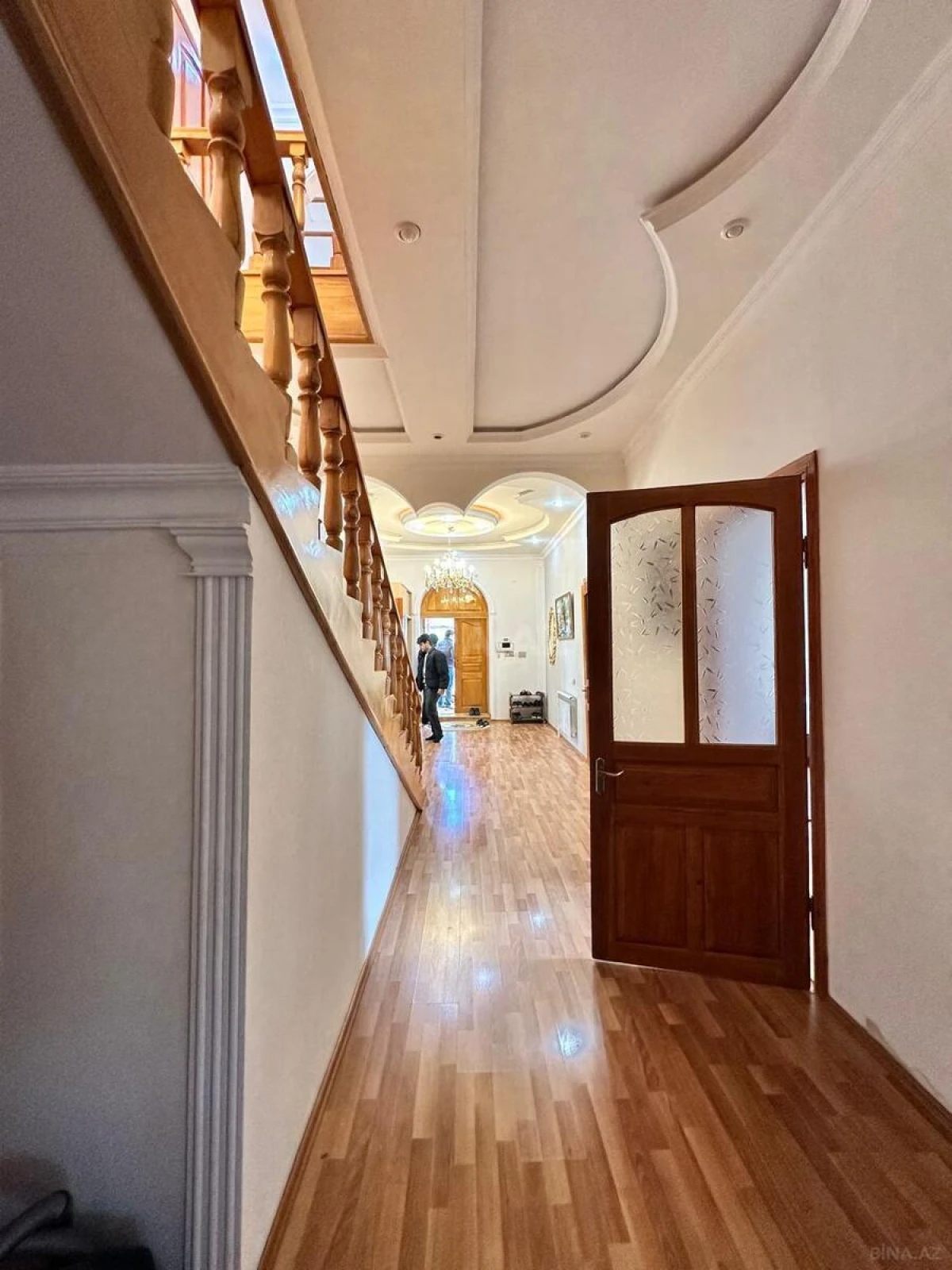 Satılır 12 otaqlı həyət evi 1200 m²