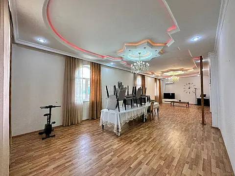 Satılır 12 otaqlı həyət evi 1200 m²