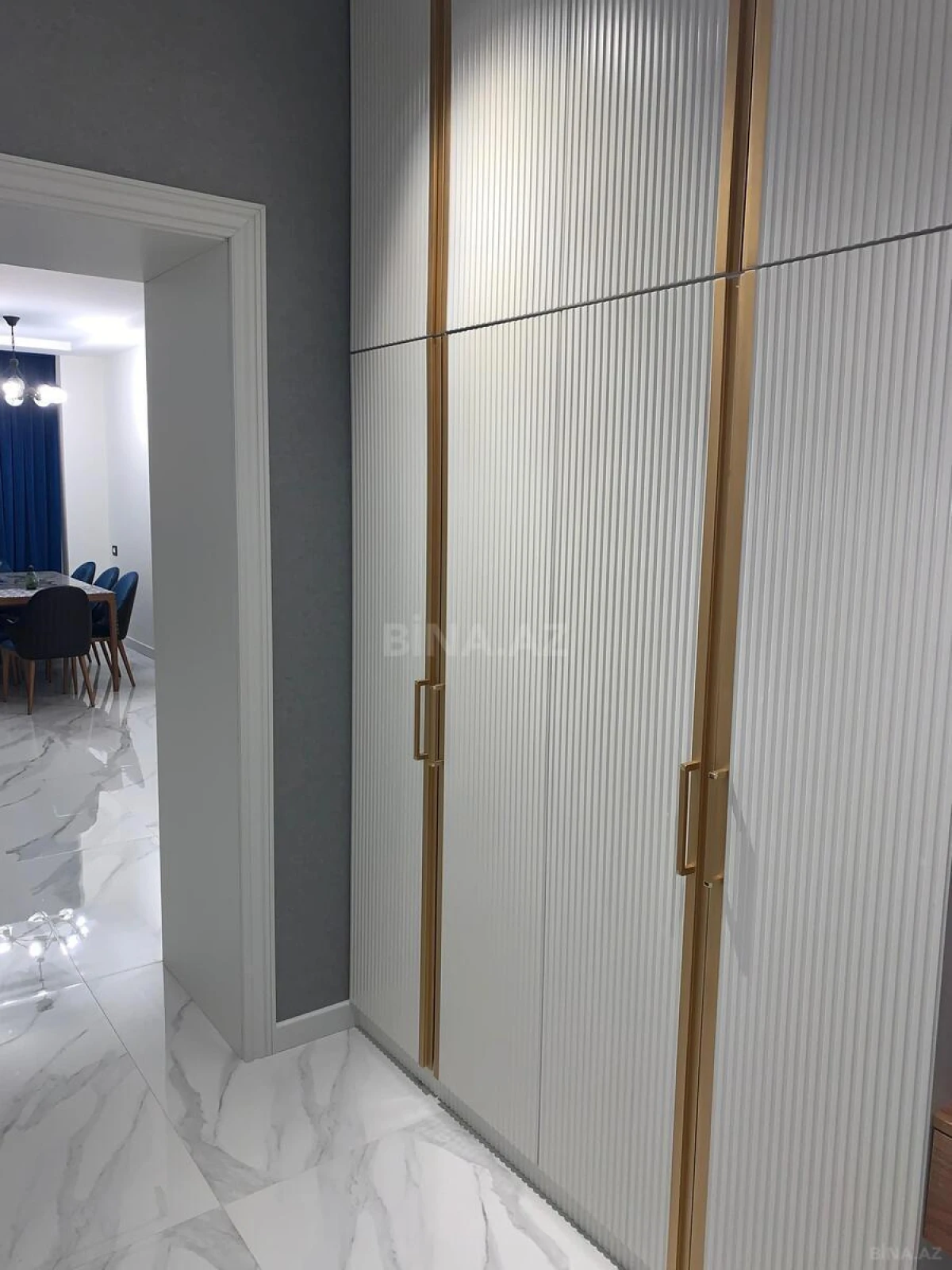 Satılır 3 otaqlı mənzil 106 m²