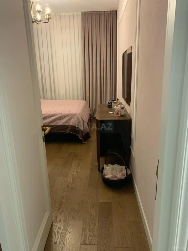 Satılır 3 otaqlı mənzil 106 m²