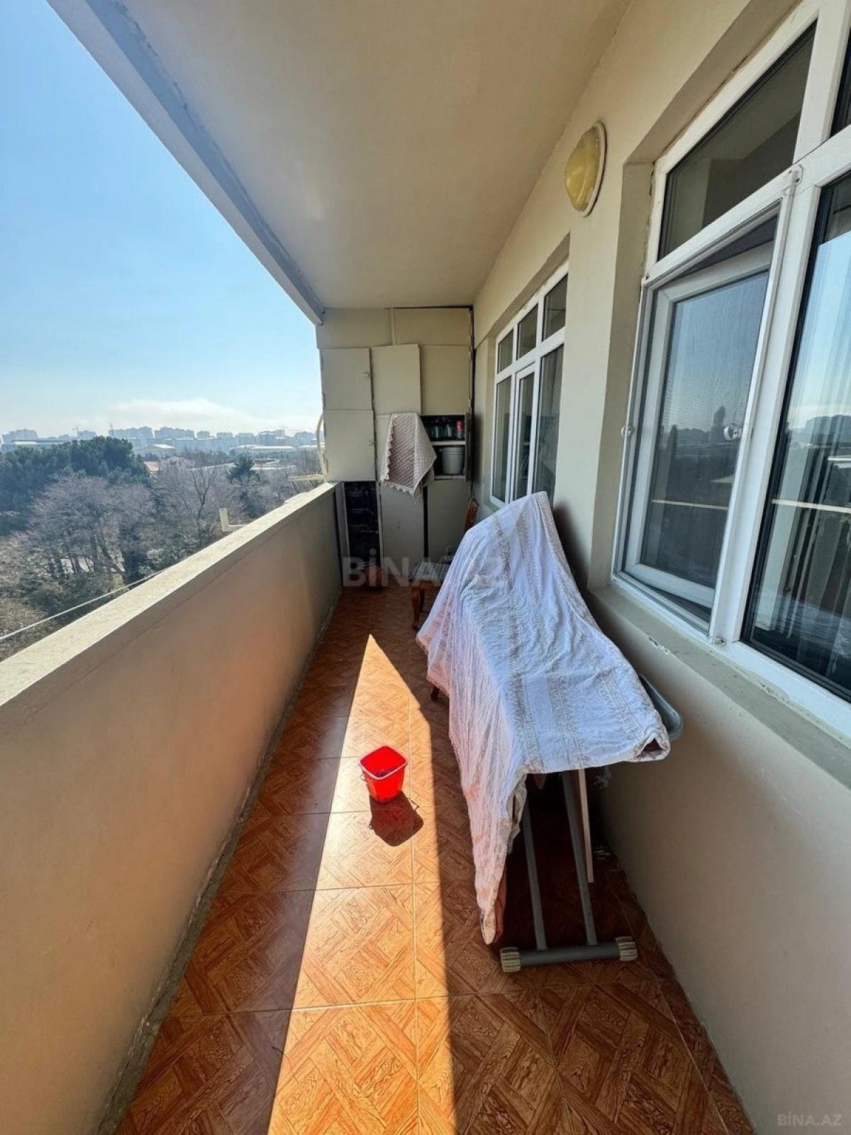 Satılır 4 otaqlı mənzil 120 m²
